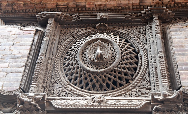 NEPL Kathmandu バクタプルの宮殿 古代孔雀の窓